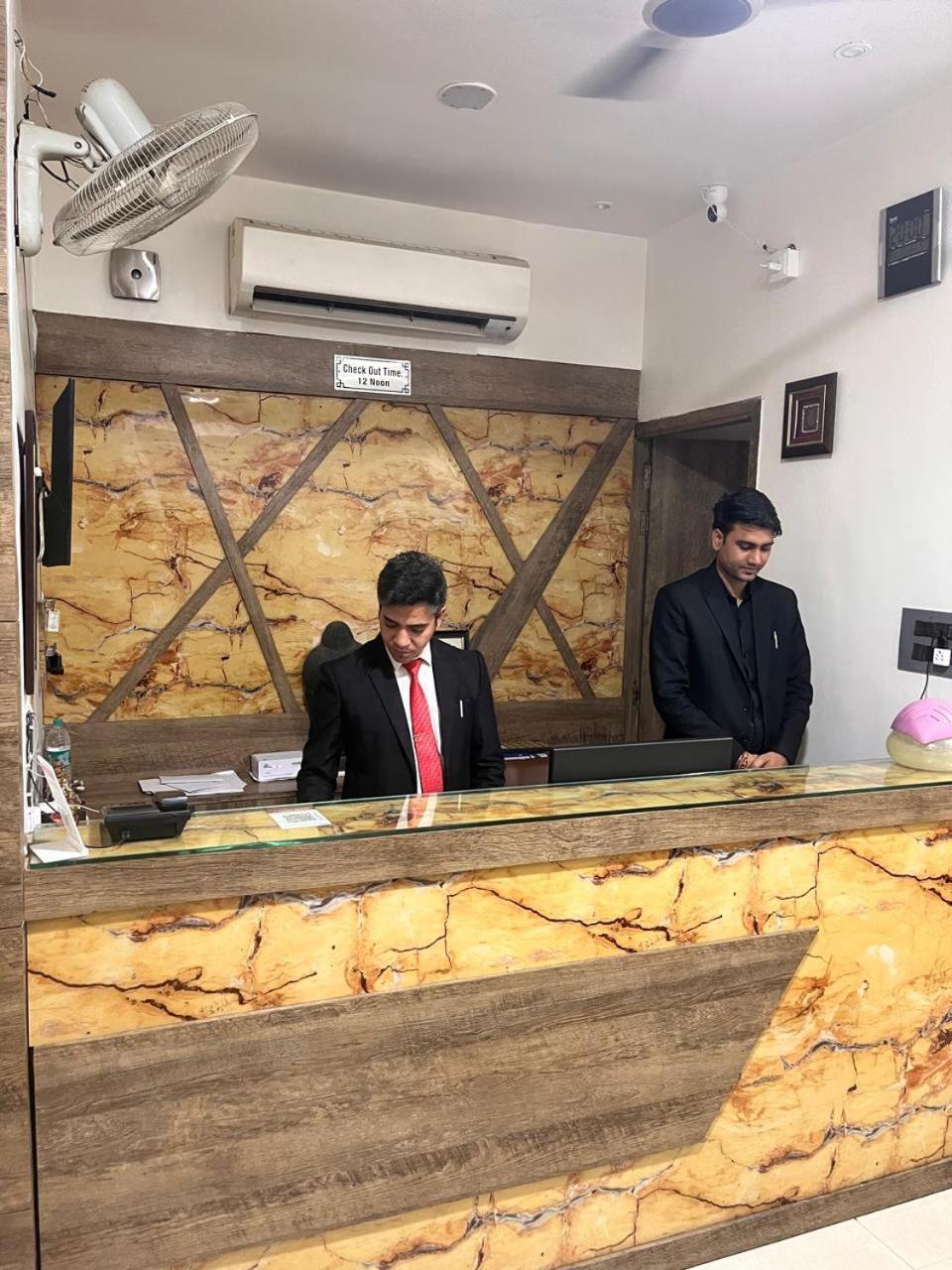 Hotel Parklane 阿格拉 外观 照片