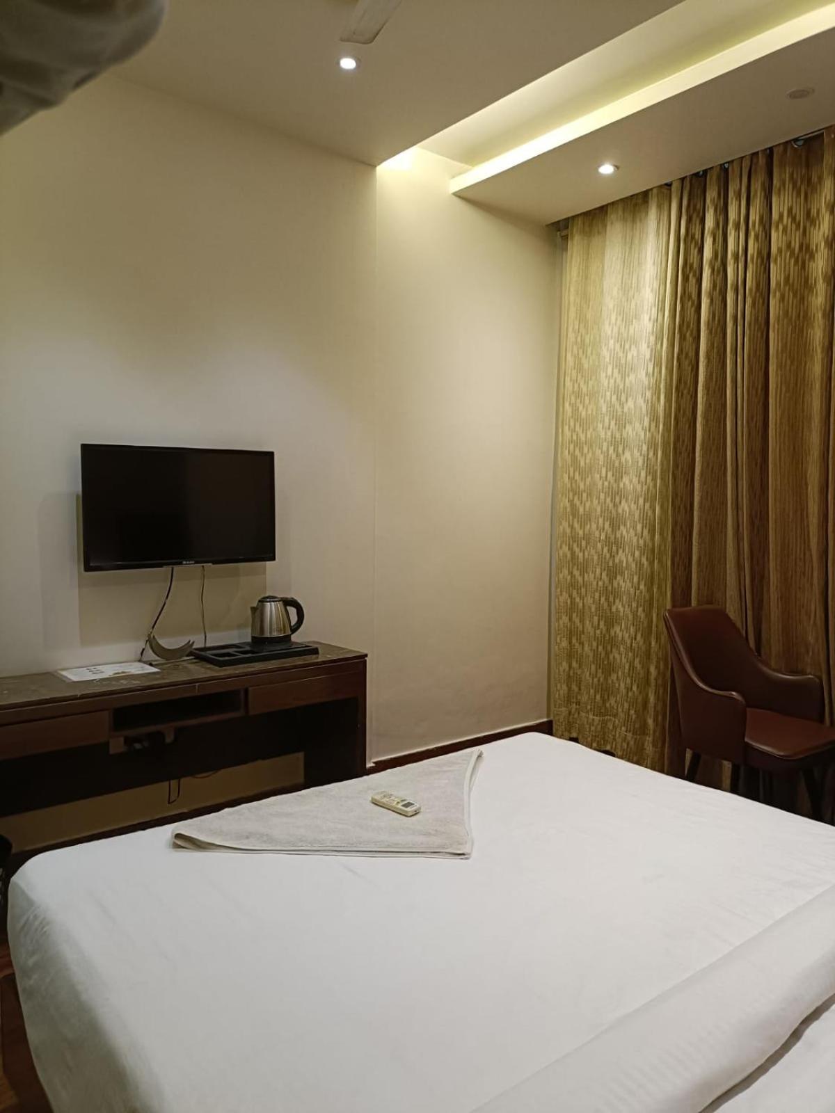 Hotel Parklane 阿格拉 外观 照片